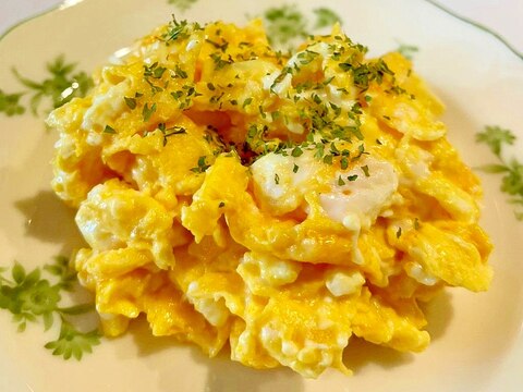 コンソメ味のチーズスクランブルエッグ